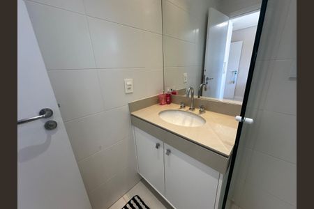 Apartamento para alugar com 80m², 2 quartos e 2 vagasBanheiro da Suíte 1
