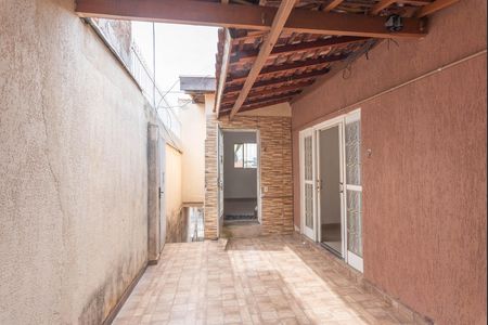 Casa à venda com 120m², 2 quartos e 1 vaga Casa à venda com 120m², 2 quartos e 1 vagaQuintal