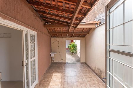 Casa à venda com 120m², 2 quartos e 1 vaga Casa à venda com 120m², 2 quartos e 1 vagaQuintal