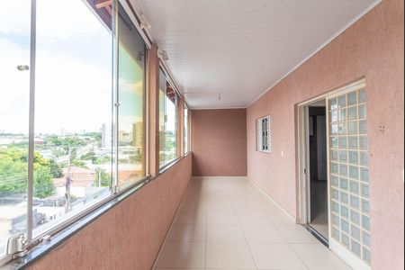 Casa à venda com 120m², 2 quartos e 1 vaga Casa à venda com 120m², 2 quartos e 1 vagaVaranda
