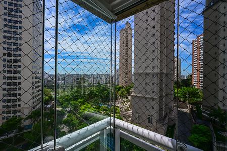 Apartamento à venda com 162m², 3 quartos e 3 vagasVaranda da Suíte 1
