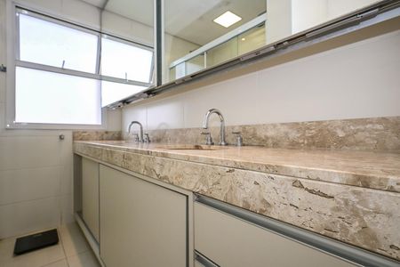 Apartamento à venda com 162m², 3 quartos e 3 vagasVaranda da Suíte  2