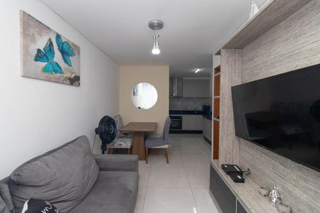 Sala de casa de condomínio para alugar com 2 quartos, 55m² em Vila Ede, São Paulo