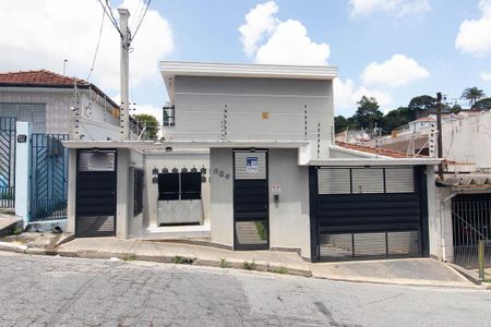 Casa de condomínio à venda com 55m², 2 quartos e 2 vagas Casa de condomínio à venda com 55m², 2 quartos e 2 vagasFachada