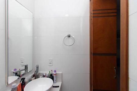 Casa de condomínio à venda com 55m², 2 quartos e 2 vagas Casa de condomínio à venda com 55m², 2 quartos e 2 vagasBanheiro da Suíte 1