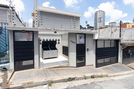 Casa de condomínio à venda com 55m², 2 quartos e 2 vagas Casa de condomínio à venda com 55m², 2 quartos e 2 vagasFachada
