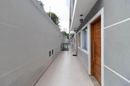 Casa de condomínio à venda com 55m², 2 quartos e 2 vagas Casa de condomínio à venda com 55m², 2 quartos e 2 vagasEntrada