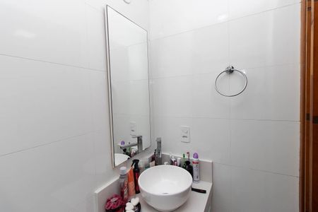 Casa de condomínio à venda com 55m², 2 quartos e 2 vagas Casa de condomínio à venda com 55m², 2 quartos e 2 vagasBanheiro da Suíte 1