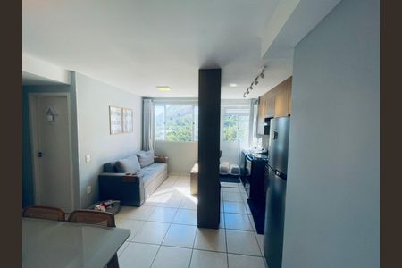 Sala de apartamento à venda com 2 quartos, 45m² em Barra Olímpica, Rio de Janeiro