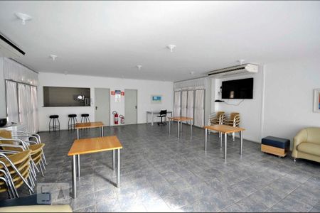 Apartamento à venda com 47m², 2 quartos e 1 vaga Apartamento à venda com 47m², 2 quartos e 1 vagaÁrea comum - Salão de festas