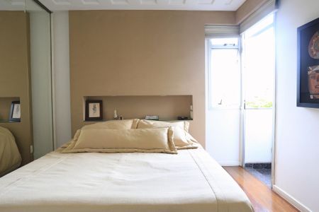 Suíte de apartamento à venda com 2 quartos, 87m² em Santo Antônio, Belo Horizonte