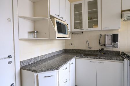 Apartamento à venda com 87m², 2 quartos e 2 vagasCozinha e Área de Serviço