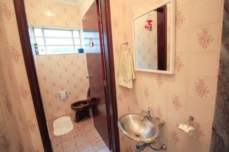 Casa à venda com 220m², 3 quartos e 3 vagasLavabo