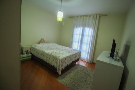 Casa à venda com 220m², 3 quartos e 3 vagasSuíte 1