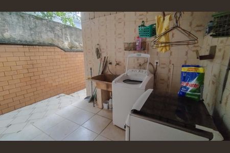 Casa à venda com 220m², 3 quartos e 3 vagasÁrea de Serviço