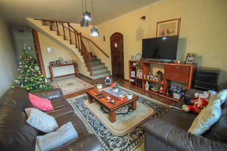 Casa à venda com 220m², 3 quartos e 3 vagasSala