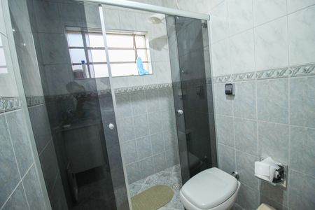 Casa à venda com 220m², 3 quartos e 3 vagasBanheiro da Suíte 2