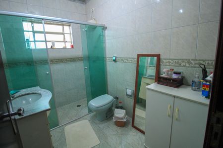 Casa à venda com 220m², 3 quartos e 3 vagasBanheiro da Suíte 1