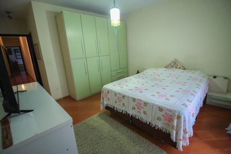 Casa à venda com 220m², 3 quartos e 3 vagasSuíte 1