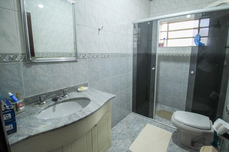 Casa à venda com 220m², 3 quartos e 3 vagasBanheiro da Suíte 2