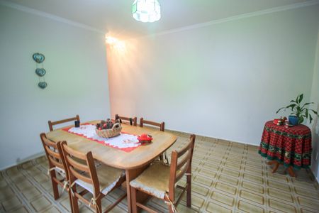 Casa à venda com 220m², 3 quartos e 3 vagasCopa