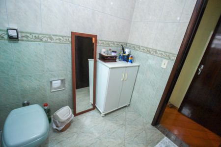 Casa à venda com 220m², 3 quartos e 3 vagasBanheiro da Suíte 1