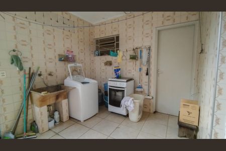 Casa à venda com 220m², 3 quartos e 3 vagasÁrea de Serviço