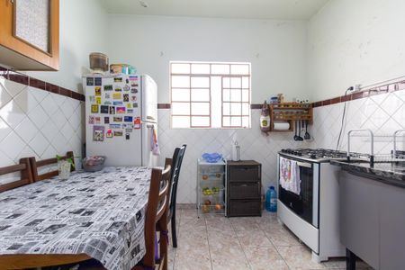 Casa à venda com 217m², 2 quartos e 2 vagasCozinha