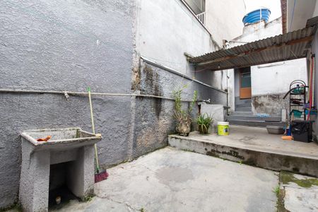 Casa à venda com 217m², 2 quartos e 2 vagasQuintal e área de serviço