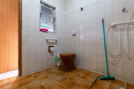 Casa à venda com 217m², 2 quartos e 2 vagasBanheiro