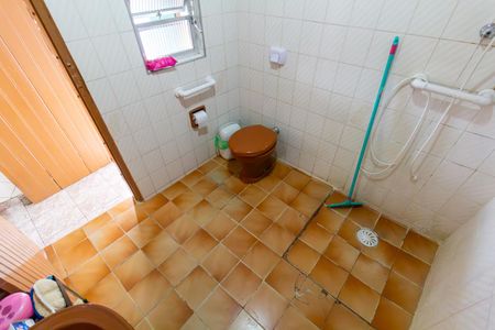 Casa à venda com 217m², 2 quartos e 2 vagasBanheiro