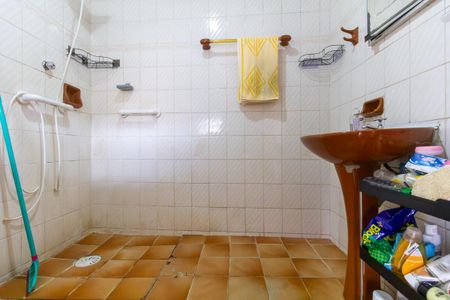 Casa à venda com 217m², 2 quartos e 2 vagasBanheiro