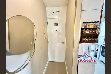 Apartamento à venda com 84m², 3 quartos e 2 vagas Apartamento à venda com 84m², 3 quartos e 2 vagasEntrada