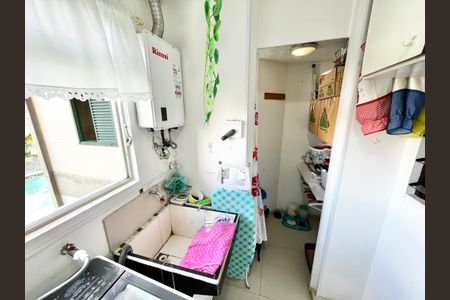 Apartamento à venda com 84m², 3 quartos e 2 vagas Apartamento à venda com 84m², 3 quartos e 2 vagasÁrea de Serviço