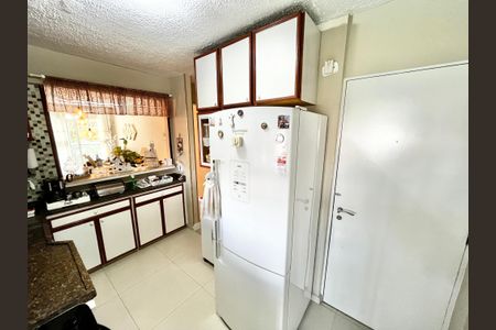 Apartamento à venda com 84m², 3 quartos e 2 vagas Apartamento à venda com 84m², 3 quartos e 2 vagasCozinha