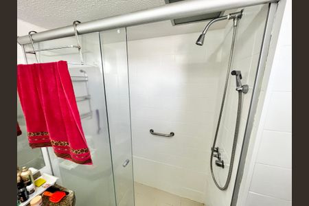 Apartamento à venda com 84m², 3 quartos e 2 vagas Apartamento à venda com 84m², 3 quartos e 2 vagasBanheiro da Suíte