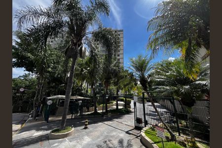 Apartamento à venda com 84m², 3 quartos e 2 vagas Apartamento à venda com 84m², 3 quartos e 2 vagasFachada