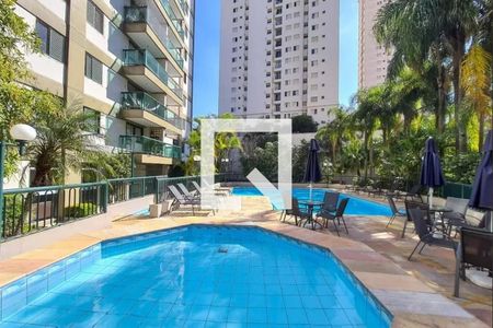 Apartamento à venda com 84m², 3 quartos e 2 vagas Apartamento à venda com 84m², 3 quartos e 2 vagasÁrea comum - Piscina