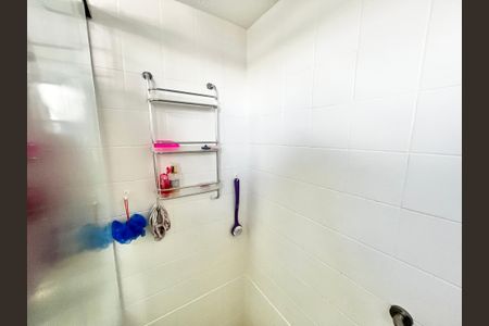 Apartamento à venda com 84m², 3 quartos e 2 vagas Apartamento à venda com 84m², 3 quartos e 2 vagasBanheiro da Suíte