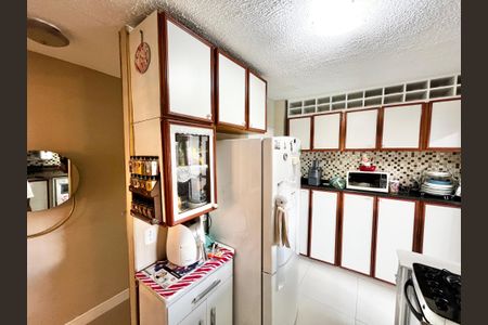 Apartamento à venda com 84m², 3 quartos e 2 vagas Apartamento à venda com 84m², 3 quartos e 2 vagasCozinha