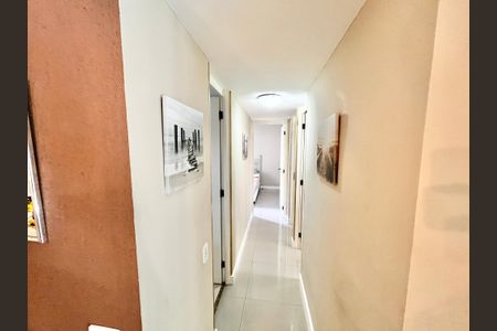 Apartamento à venda com 84m², 3 quartos e 2 vagas Apartamento à venda com 84m², 3 quartos e 2 vagasCorredor