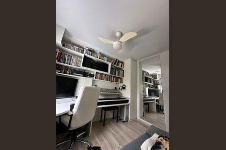 Quarto de apartamento à venda com 3 quartos, 67m² em Morro Santana, Porto Alegre