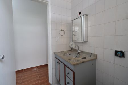 Casa para alugar com 90m², 2 quartos e 2 vagasBanheiro