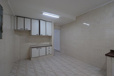 Casa para alugar com 90m², 2 quartos e 2 vagasCozinha