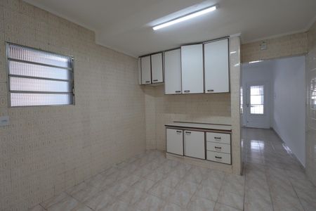Casa para alugar com 90m², 2 quartos e 2 vagasCozinha