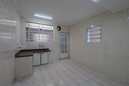 Casa para alugar com 90m², 2 quartos e 2 vagasCozinha