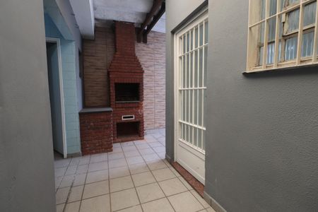 Casa para alugar com 90m², 2 quartos e 2 vagasQuintal