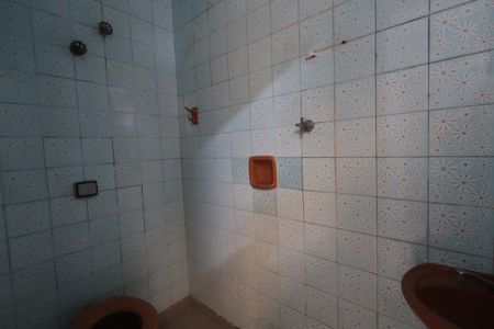 Casa para alugar com 90m², 2 quartos e 2 vagasBanheiro de serviço