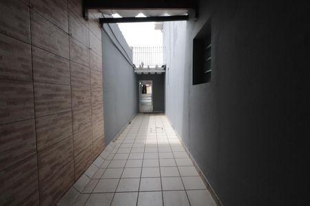 Casa para alugar com 90m², 2 quartos e 2 vagasQuintal