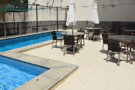 Apartamento para alugar com 71m², 2 quartos e 2 vagasÁrea comum - Piscina